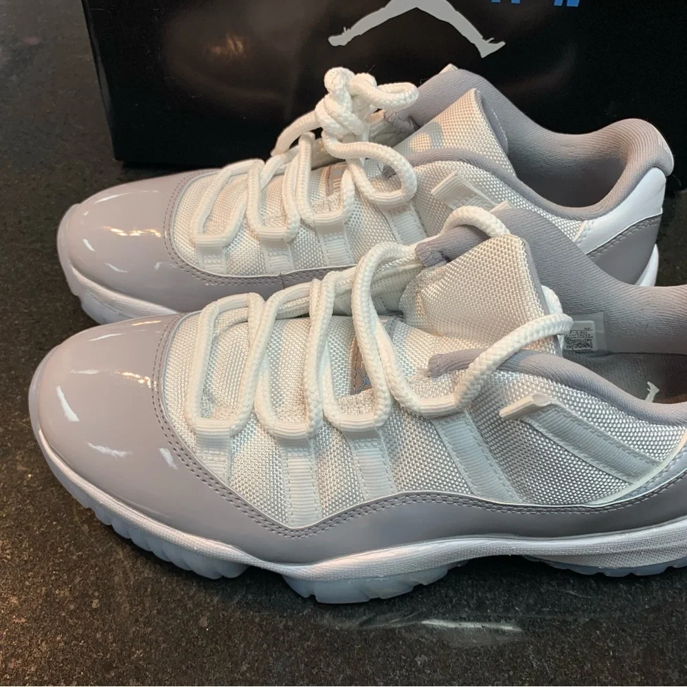 2023 Air Jordan 11 Retro Low 'Cement Grey' Sz 7.5 Nwb
